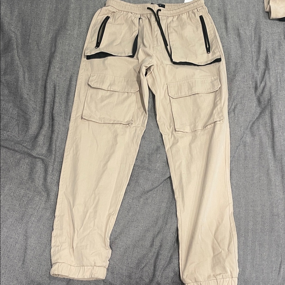 Forever 21 Tan Cargo Pants